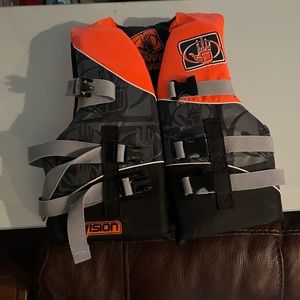 BODY GLOVE LIFE JACKET YOUTH  50-90lbs—WORN TWICE